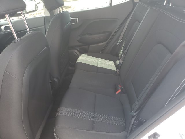 Certified 2024 Hyundai Venue SEL FWD image 11