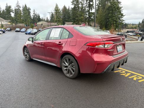 Used 2024 Toyota Corolla SE image 3