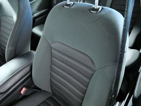 Certified 2017 Ford Fusion SE w/ Fusion SE Technology Package FWD image 17