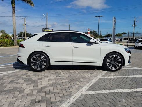 Used 2025 Audi Q8 Prestige image 6