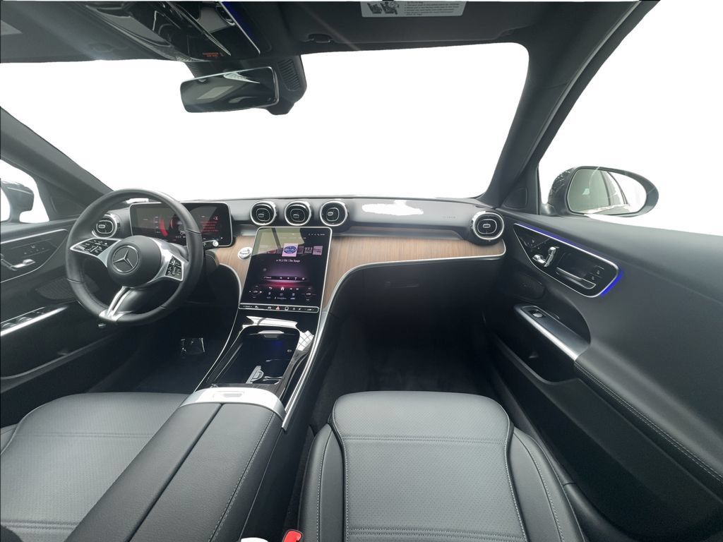 Used 2025 Mercedes-Benz C 300 4MATIC Sedan image 33