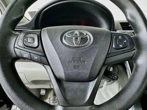 Used 2015 Toyota Camry LE FWD image 28