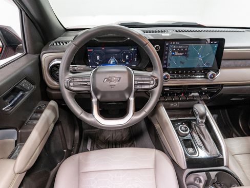 Used 2025 Chevrolet Colorado ZR2 w/ Technology Package image 12