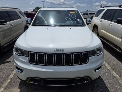 Used 2017 Jeep Grand Cherokee Limited AWD/4WD image 2