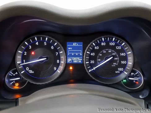 Used 2015 INFINITI Q70 3.7 w/ Technology Package image 20