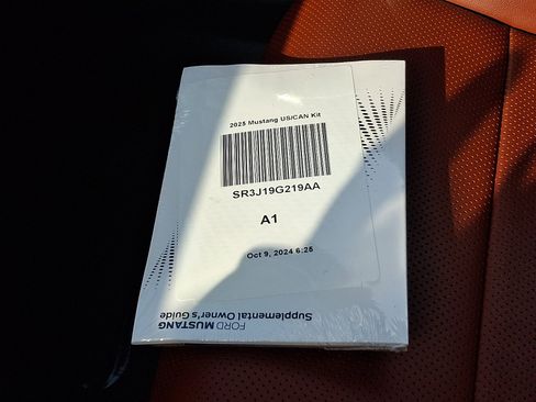 Used 2025 Ford Mustang GT Premium image 28