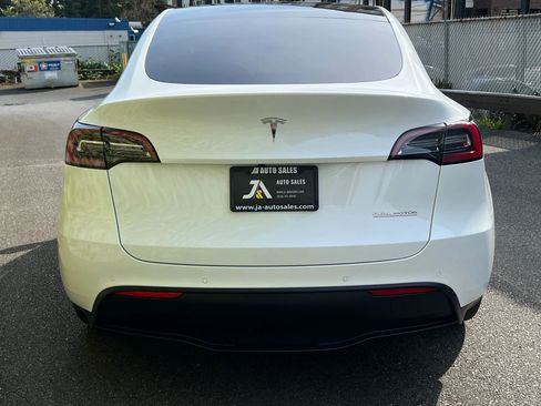 Used 2021 Tesla Model Y Performance image 7