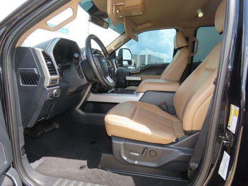 Used 2022 Ford F250 Lariat w/ Lariat Ultimate Package AWD/4WD image 26