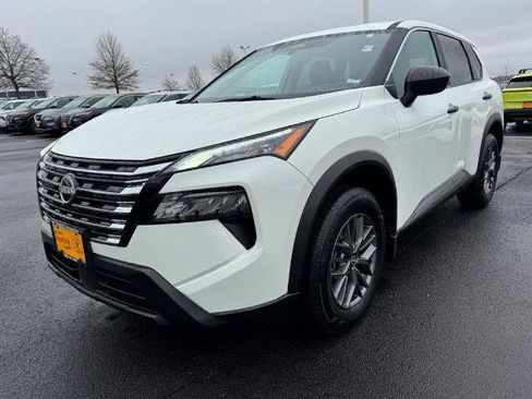 Certified 2025 Nissan Rogue S FWD image 8