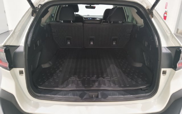 Used 2023 Subaru Outback Onyx Edition AWD/4WD image 18