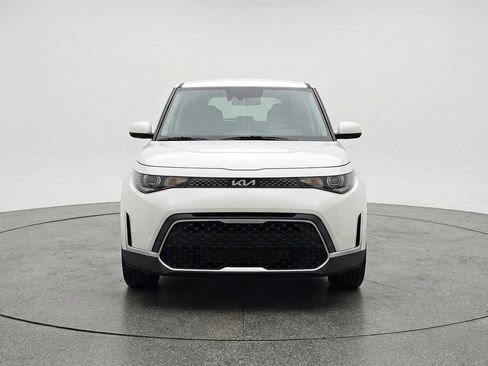 Used 2025 Kia Soul LX w/ LX Technology Package FWD image 2