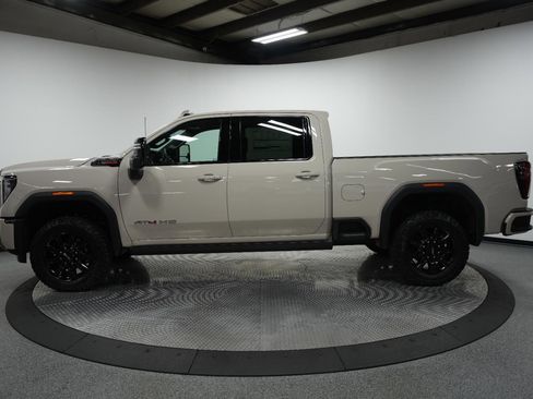 New 2026 GMC Sierra 2500 AT4 w/ AT4 Premium Plus Package image 7