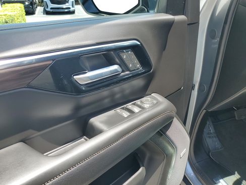 Used 2025 Chevrolet Tahoe Premier AWD/4WD image 20