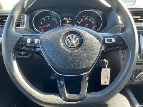 Used 2017 Volkswagen Jetta S w/ Jetta S Cold Weather Package FWD image 14