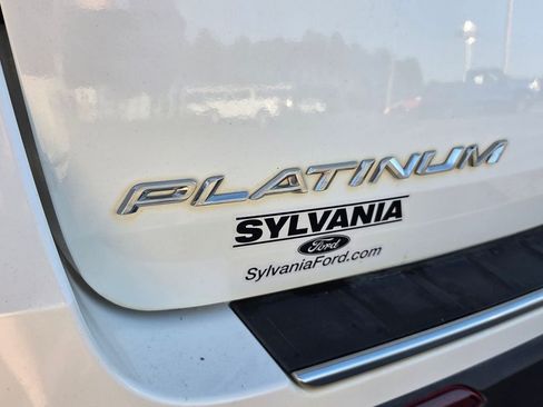 Used 2020 Ford Explorer Platinum w/ Premium Technology Package AWD/4WD image 10