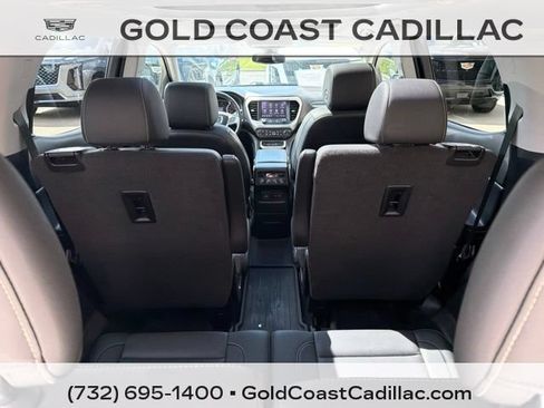 Used 2022 GMC Acadia SLT w/ Preferred Package AWD/4WD image 14