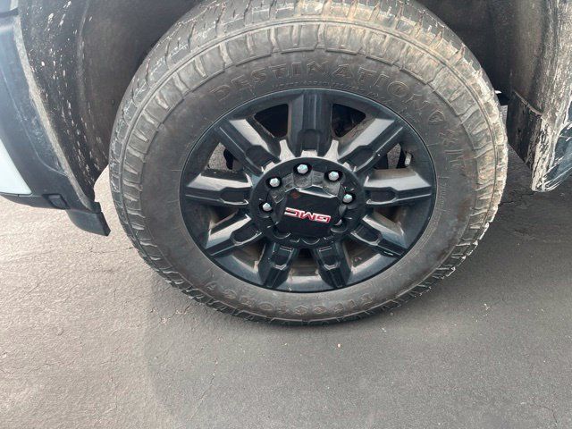 Used 2024 GMC Sierra 2500 AT4 w/ AT4 Preferred Package AWD/4WD image 6