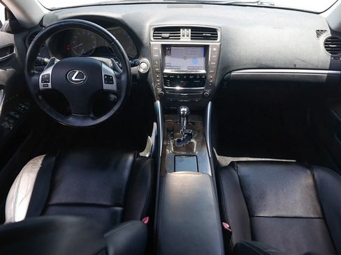 Used 2014 Lexus IS 250C w/ Luxury Package RWD image 2