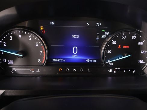Used 2022 Ford Explorer XLT w/ Equipment Group 202A AWD/4WD image 4