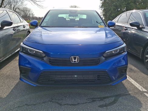 Used 2024 Honda Civic EX image 2