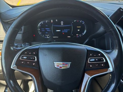 Used 2017 Cadillac Escalade ESV Premium Luxury AWD/4WD image 8