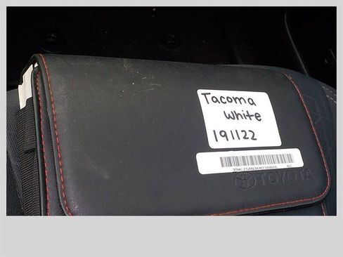 Used 2019 Toyota Tacoma TRD Off-Road image 29