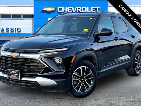 Used 2024 Chevrolet TrailBlazer LT FWD image 2