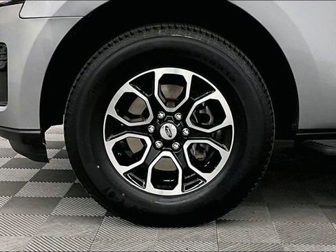 Used 2024 Ford Expedition Max XLT image 10