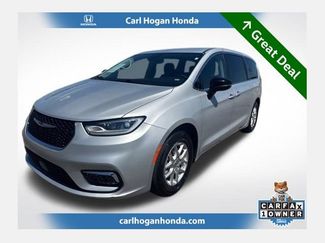 Used 2024 Chrysler Pacifica Touring-L FWD video 1