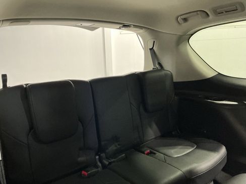 Used 2024 Nissan Armada SL w/ Captain's Chairs Package image 31