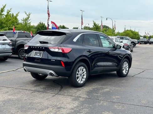 Used 2021 Ford Escape SE w/ Cold Weather Package AWD/4WD image 3