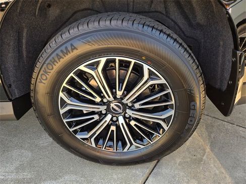 New 2025 Nissan Armada SL w/ Captain's Chari Seat Package image 8