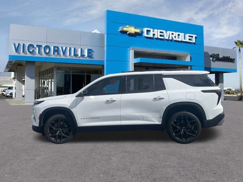 Used 2025 Chevrolet Traverse LT image 7