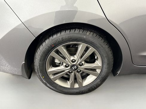 Used 2018 Hyundai Elantra SEL image 32