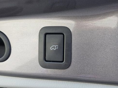 Used 2015 Toyota Highlander XLE FWD image 15
