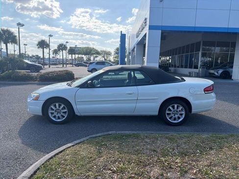 Used 2004 Chrysler Sebring GTC image 4