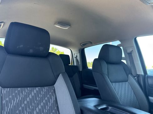Used 2018 Toyota Tundra SR5 w/ SR5 Upgrade Package AWD/4WD image 16
