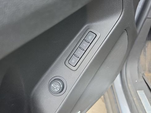 Certified 2023 Chevrolet Equinox Premier AWD/4WD image 11