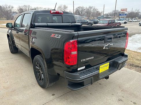 Used 2016 Chevrolet Colorado Z71 w/ Z71 Midnight Edition image 6