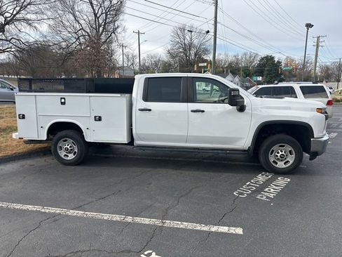 Used 2023 Chevrolet Silverado 2500 W/T w/ WT Convenience Package image 3