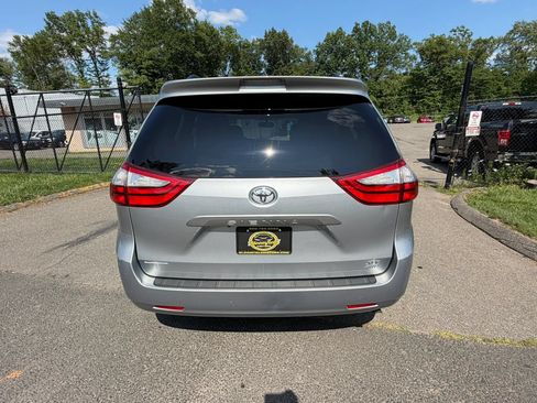 Used 2016 Toyota Sienna XLE w/ Protection Package AWD/4WD image 6