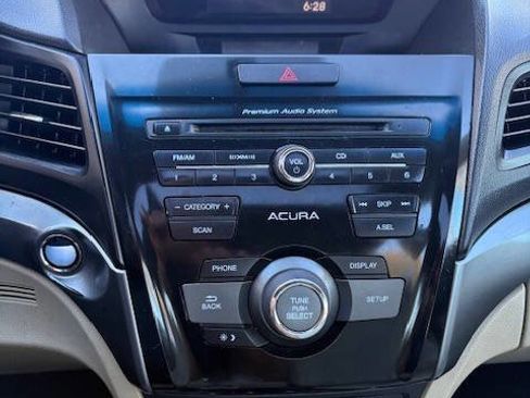 Used 2014 Acura ILX 2.0L w/Premium 4dr Sedan Packa image 16