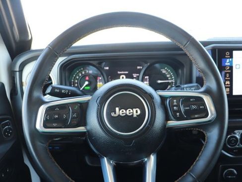 Used 2024 Jeep Wrangler Sahara image 20