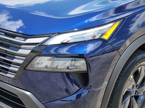 New 2026 Nissan Rogue SV FWD image 5