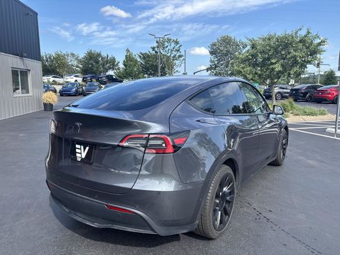 Used 2021 Tesla Model Y Long Range AWD/4WD image 10