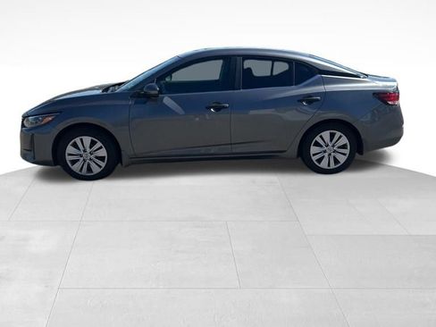 Used 2025 Nissan Sentra S image 4