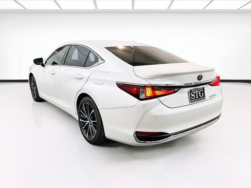 Used 2025 Lexus ES 300h w/ Premium Package image 6