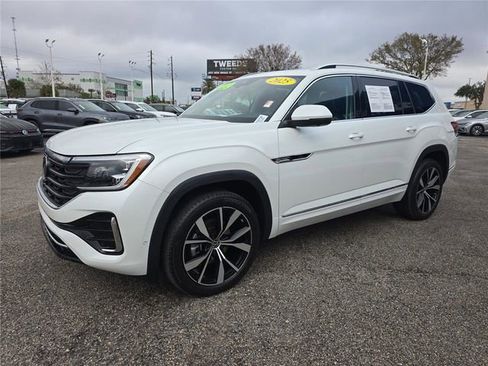 Used 2025 Volkswagen Atlas SEL Premium R-Line image 10