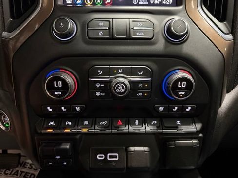 Used 2020 Chevrolet Silverado 1500 High Country w/ Technology Package AWD/4WD image 42