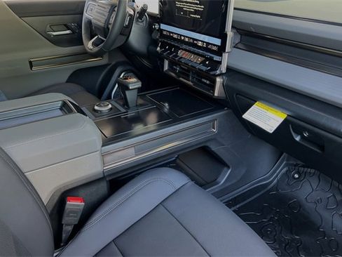 Used 2024 GMC Hummer EV 2X w/ Extreme Off-Road Package image 16